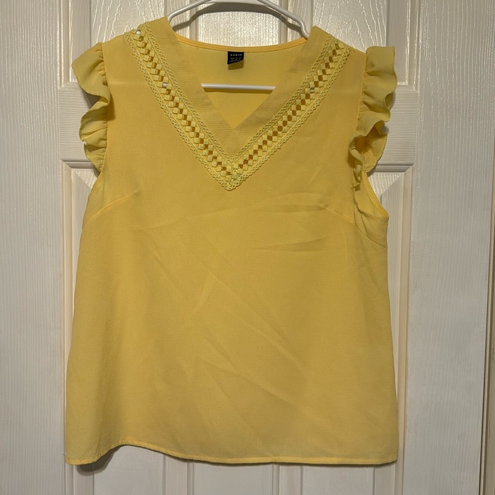SHEIN ladies top, yellow, size medium, never worn